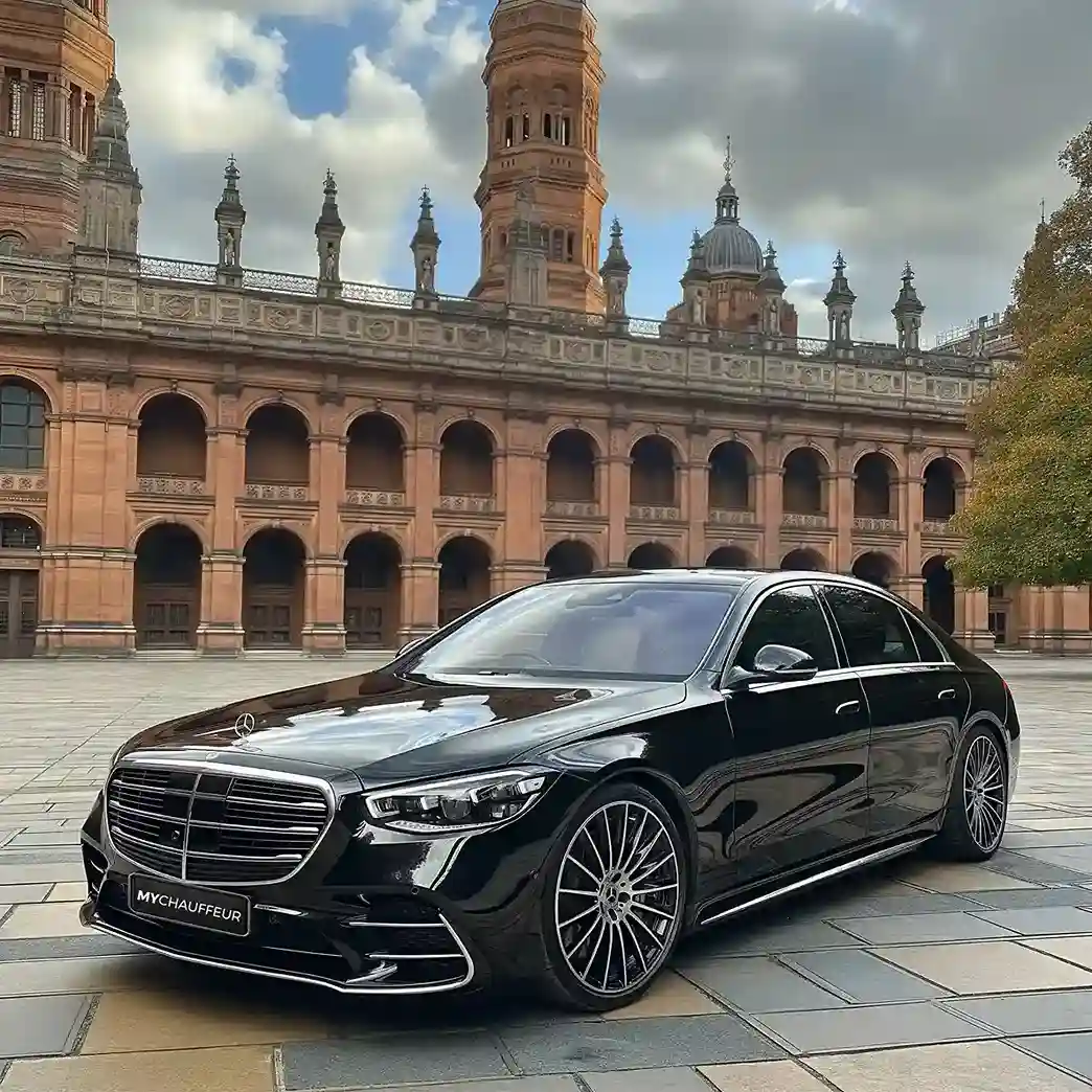 Limousinenservice, Exklusiver Limousinenchauffeur, VIP Limousinenservice mit Chauffeur, Business Limousine mit Chauffeur, Chauffeur Limousinenservice, Luxuslimousine mit Chauffeur, Limousinenservice mit Fahrer ,Luxuslimousinen mit Fahrer ,VIP Limousinenservice ,Exklusiver Limousinenservice